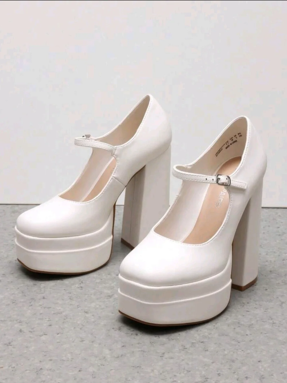Dream Pairs White Mary Jane Platform Pumps